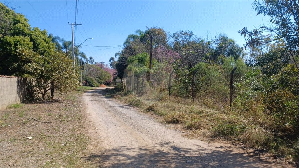 Sítio à venda com 3 quartos, sendo 1 suíte,  em Da Barra, Salto de Pirapora, SP