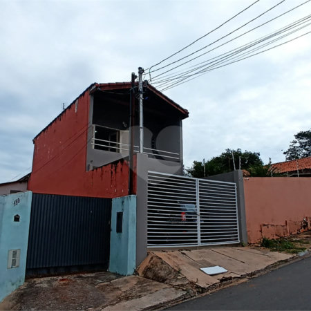 Sobrado à venda com 2 quartos, sendo 1 suíte, em Vila Barth, Itapetininga, SP