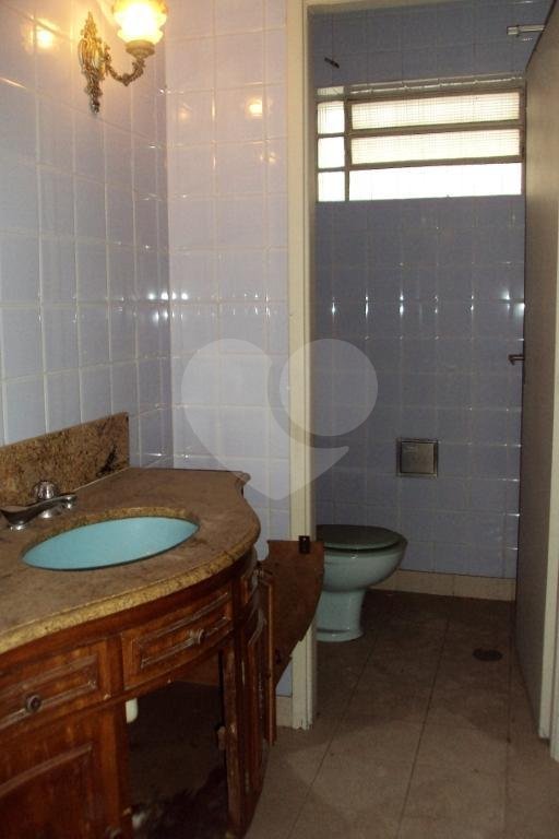 Casa à venda com 3 quartos, sendo 1 suíte, em Vila Mariana, São Paulo, SP