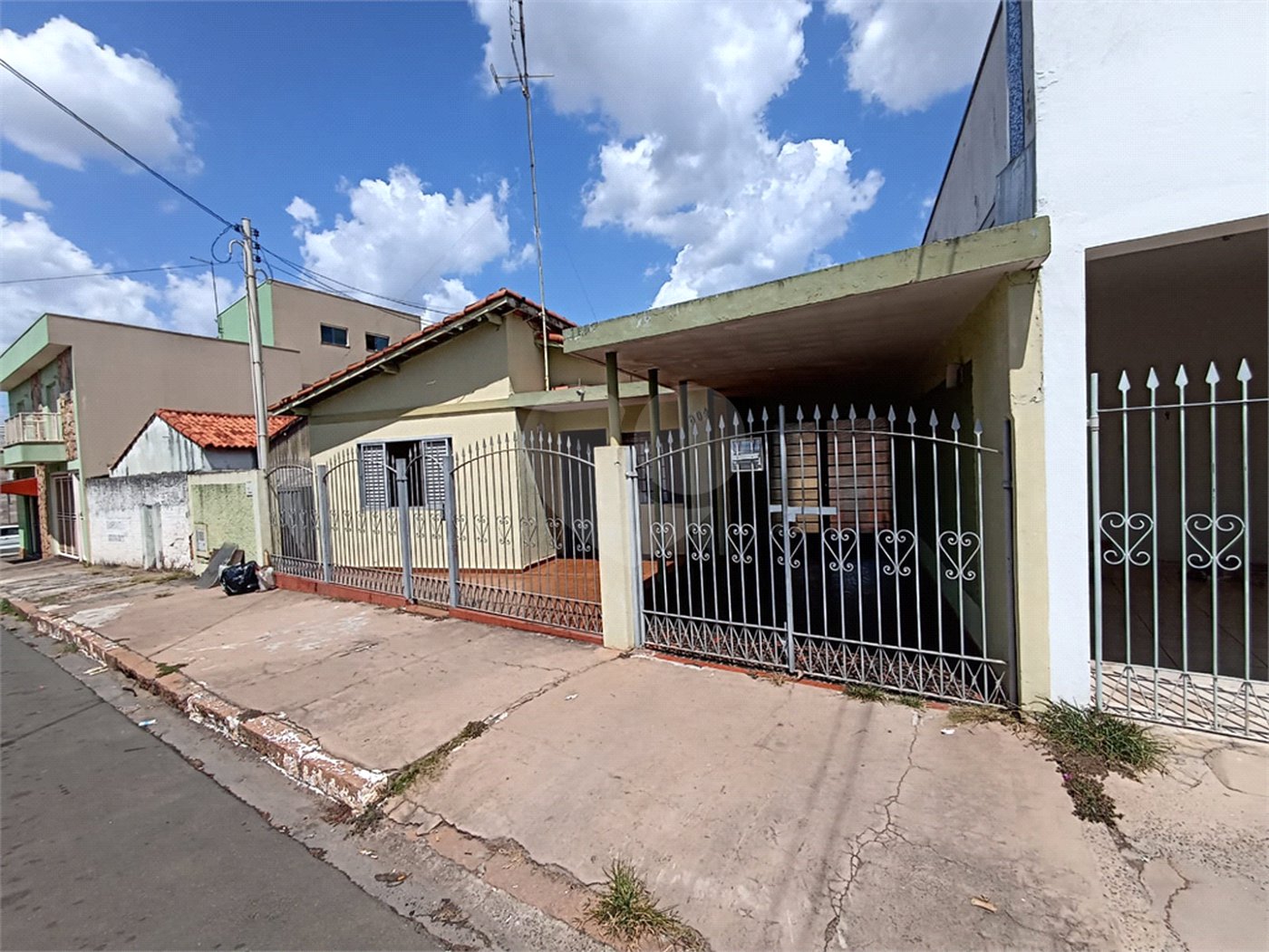 Casa à venda com 2 quartos no Centro, Itapetininga, SP