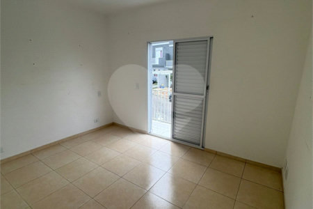 Casa à venda com 2 quartos no condomínio Carvalho Lagares, Poá - SP