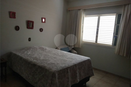 Casa à venda com 3 quartos, sendo 1 suíte, em Chácara São João, São Carlos, SP