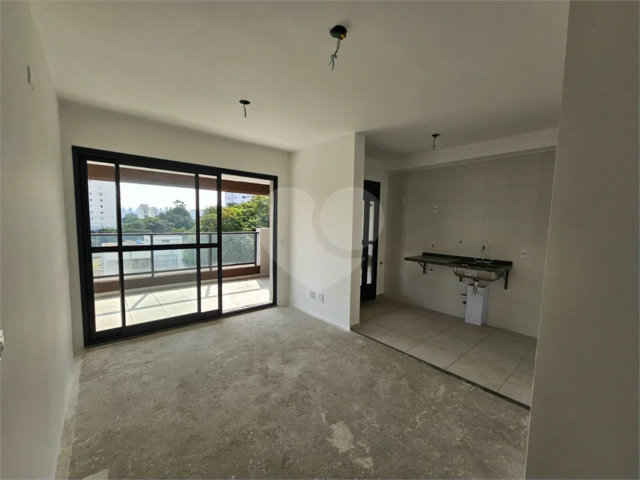 Apartamento à venda com 3 quartos, sendo 1 suíte,  em Alto da Boa Vista, São Paulo, SP