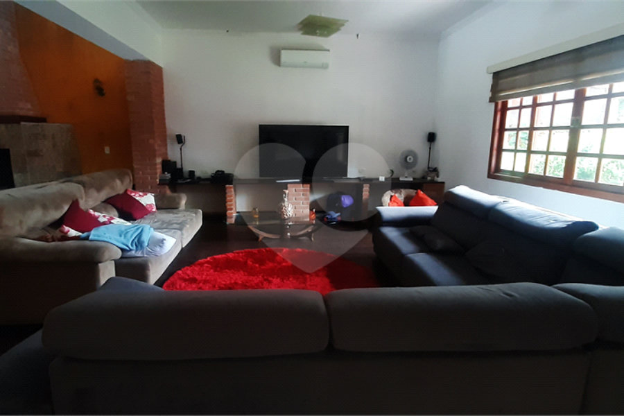 Casa à venda com 3 suítes no condomínio Chacarás Bela Vista, Mairiporã - SP