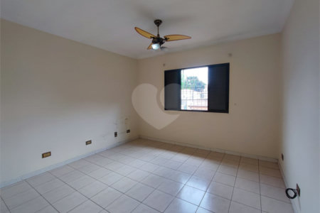 Sobrado à venda com 3 quartos, sendo 1 suíte, em Brooklin, São Paulo, SP