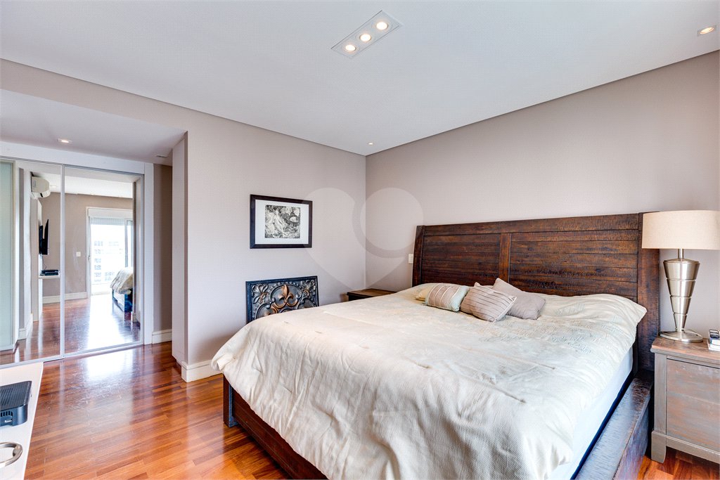 Apartamento à venda com 4 suítes em Campo Belo, São Paulo, SP