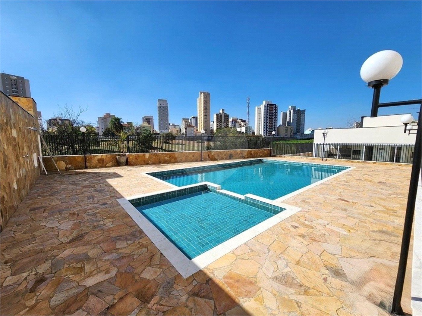 Apartamento à venda com 3 quartos, sendo 1 suíte,  em Parque Campolim, Sorocaba, SP
