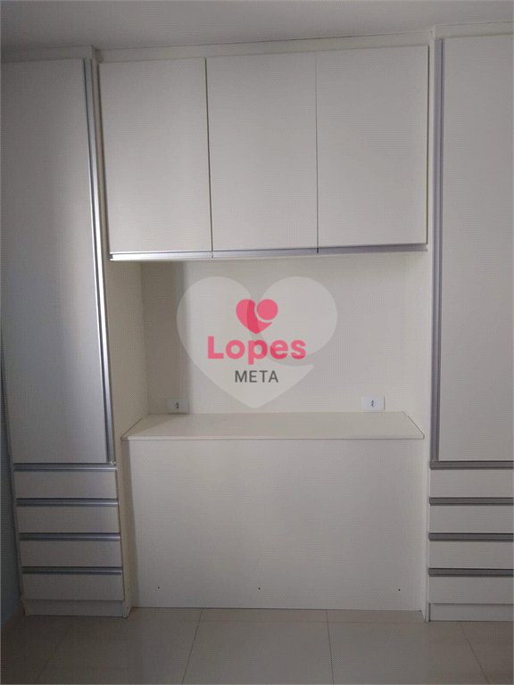Apartamento à venda com 2 quartos, sendo 1 suíte,  em Jardim São Leopoldo, São José dos Campos, SP