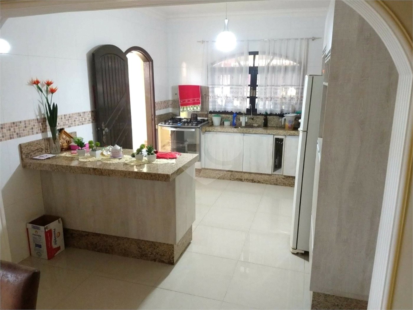 Sobrado à venda com 3 quartos, sendo 1 suíte,  em Jardim Santa Rita de Cássia, Suzano, SP