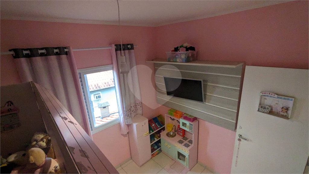 Casa à venda com 2 quartos, sendo 1 suíte, no condomínio Residencial Viva Vida, Cotia - SP
