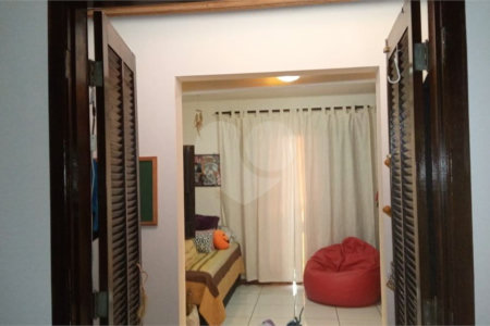 Casa à venda com 3 quartos, sendo 1 suíte, no condomínio Alcides Moreira, São Paulo - SP
