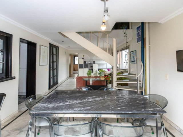 Apartamento à venda com 4 quartos, sendo 1 suíte,  em Campo Belo, São Paulo, SP