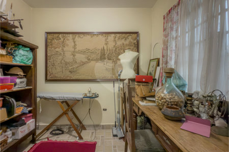 Casa com 3 Dormitórios e 2 suítes à Venda no Bairro da Saúde