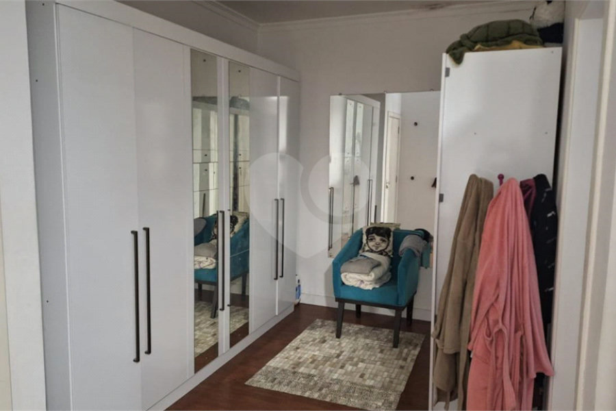 Sobrado à venda com 6 quartos, sendo 4 suítes, em Tremembé, São Paulo, SP