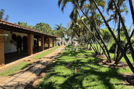 Chácara à venda com 4 quartos, sendo 1 suíte,  em Colinas do Mosteiro de Itaici, Indaiatuba, SP