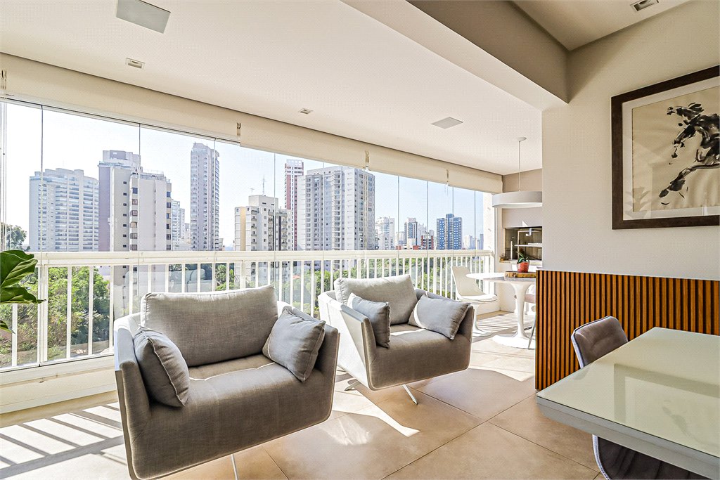 Apartamento à venda com 3 suítes em Vila Mariana, São Paulo, SP