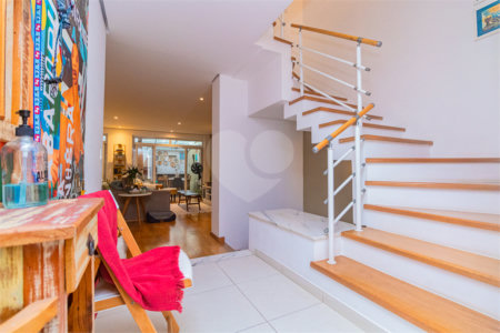 Casa à venda com 4 suítes no condomínio Vila Inglesa, São Paulo - SP