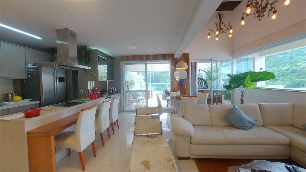 Apartamento à venda ou para alugar com 2 suítes em Itacorubi, Florianópolis, SC