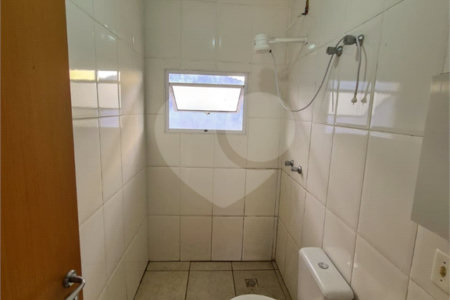 Sobrado à venda com 2 quartos no Centro, Pinhalzinho, SP