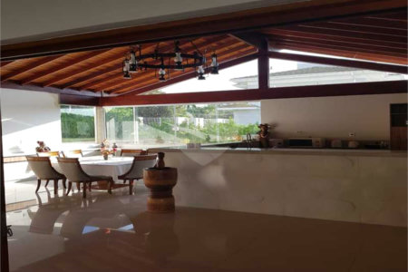 Casa à venda com 5 quartos, sendo 3 suítes, no condomínio Residencial Vale das Laranjeiras, Indaiatuba - SP