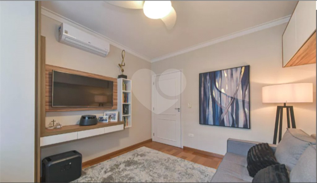 Sobrado à venda com 4 quartos, sendo 2 suítes,  em Campo Belo, São Paulo, SP