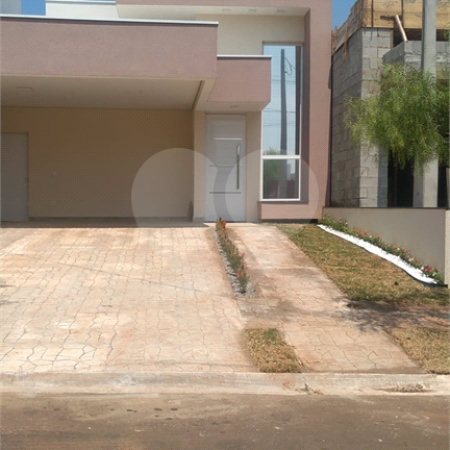 Casa à venda com 3 quartos, sendo 1 suíte, no condomínio Terras da Estância, Paulínia - SP