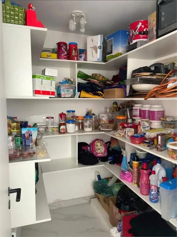 Casa à venda com 3 quartos, sendo 1 suíte, no condomínio Villas de São Francisco I, São Paulo - SP