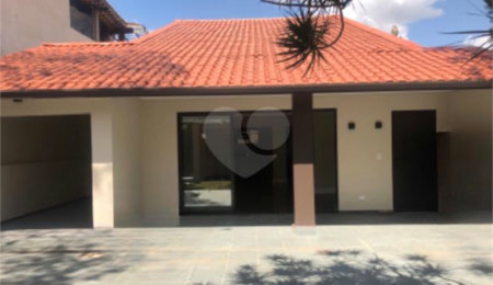 Casa à venda com 4 quartos, sendo 2 suítes,  em Horto Florestal, São Paulo, SP