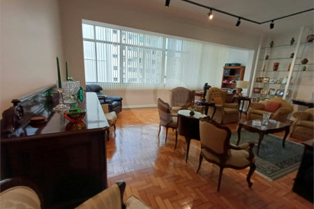 Apartamento à venda com 3 quartos, sendo 1 suíte, em Copacabana, Rio de Janeiro, RJ