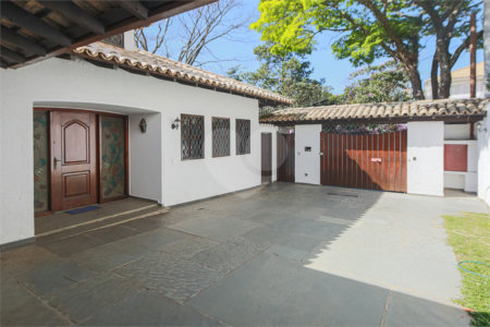 Casa Térrea à venda ou para alugar com 4 quartos, sendo 3 suítes, em Alto da Boa Vista, São Paulo, SP