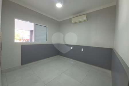 Casa à venda com 2 quartos, sendo 1 suíte, no condomínio Horto Florestal II, Sorocaba - SP