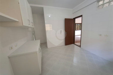 Casa para alugar com 4 quartos, sendo 2 suítes, no condomínio Palm Garden, São Paulo - SP