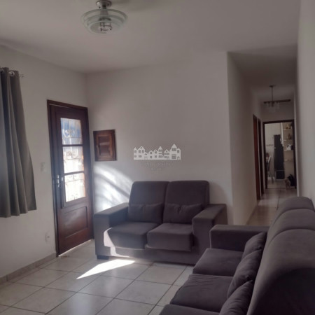 Casa à venda com 5 quartos no Centro de Atibaia/SP | Duas casas no mesmo terreno