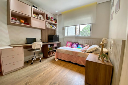 Apartamento à venda com 3 suítes em Vila Suzana, São Paulo, SP