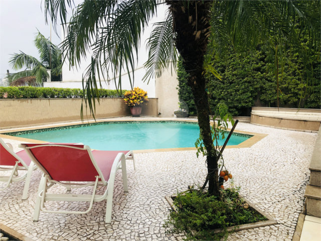 Sobrado à venda com 3 quartos, sendo 1 suíte,  em Jardim Virginia Bianca, São Paulo, SP