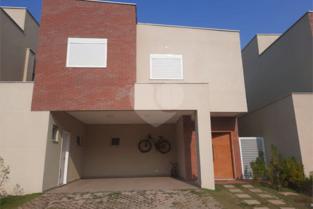 Casa à venda com 3 suítes no condomínio Ecovillagio, São Roque - SP