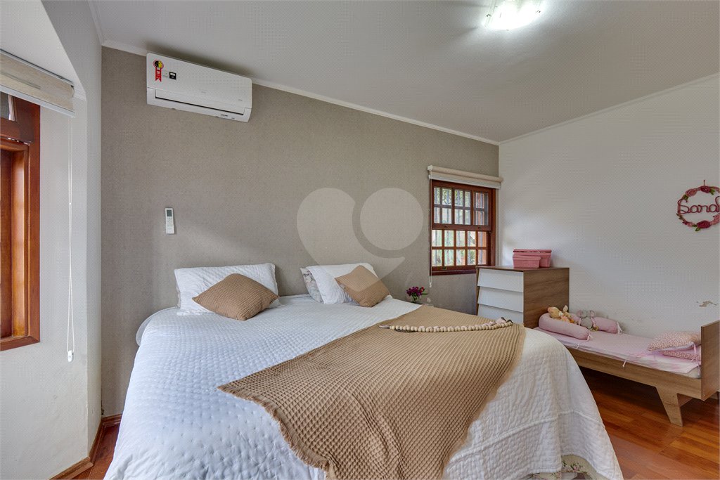 Casa Térrea à venda com 3 quartos, sendo 1 suíte, em Interlagos, São Paulo, SP