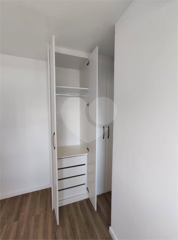 Apartamento à venda com 2 quartos, sendo 1 suíte,  em Jardim das Acácias, São Paulo, SP