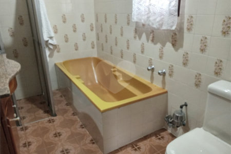 Sobrado à venda com 3 suítes em Vila Lavínia, Mogi das Cruzes, SP