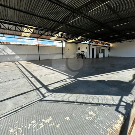 Galpão comercial no Centro para venda ou locação