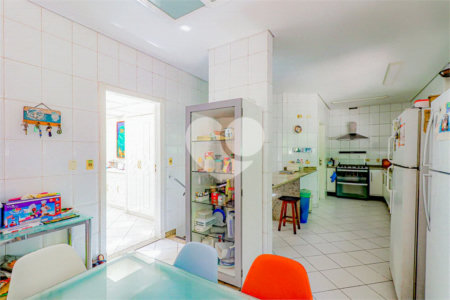 Casa de Vila à venda com 4 quartos, sendo 2 suítes,  em Butantã, São Paulo, SP