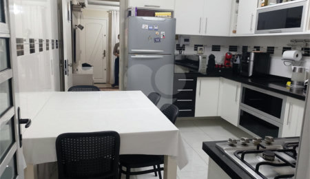 Sobrado à venda com 3 quartos, sendo 2 suítes,  em Vila Dom Pedro I, São Paulo, SP