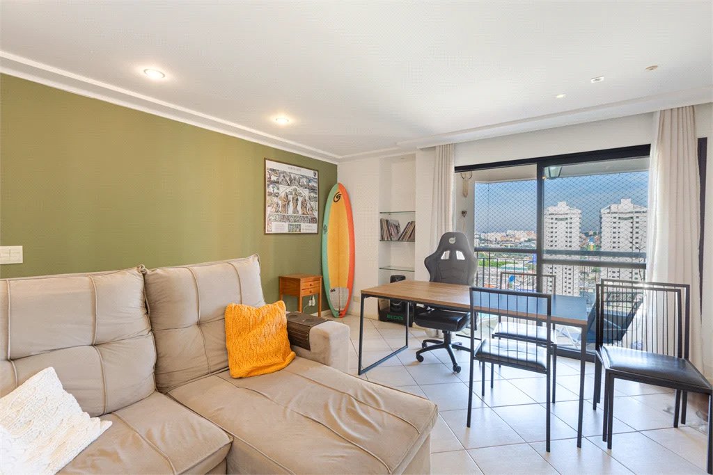 Apartamento à venda com 2 quartos, sendo 1 suíte,  em Vila Hamburguesa, São Paulo, SP