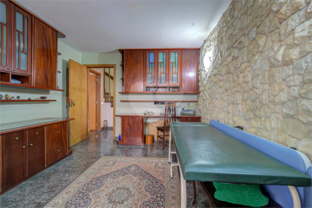 Sobrado à venda com 5 quartos, sendo 3 suítes, em Chácara Monte Alegre, São Paulo, SP