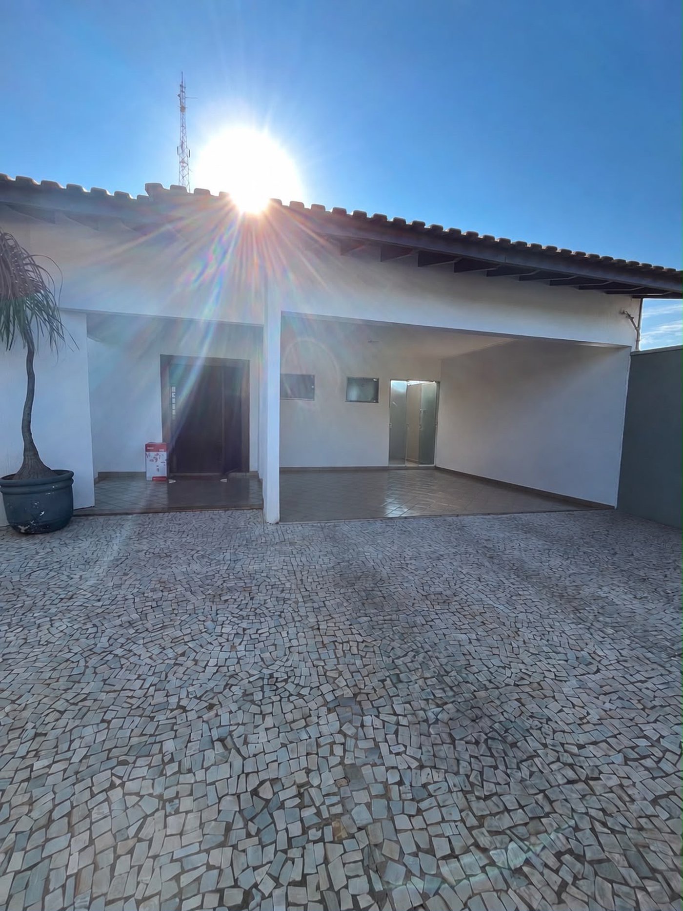 Casa à venda com 3 quartos, sendo 1 suíte,  em Santos Dumont, Três Lagoas, MS