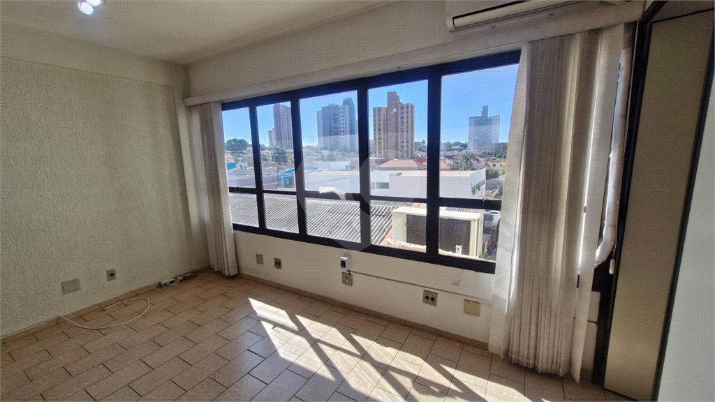 Sala Comercial à Venda no Edifício Luciano Zanollo – São Carlos/SP