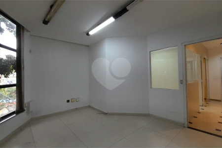 **SALA COMERCIAL DE 80 M² NO BAETA NEVES | EXCELENTE CUSTO-BENEFÍCIO E LOCALIZAÇÃO ESTRATÉGICA**
