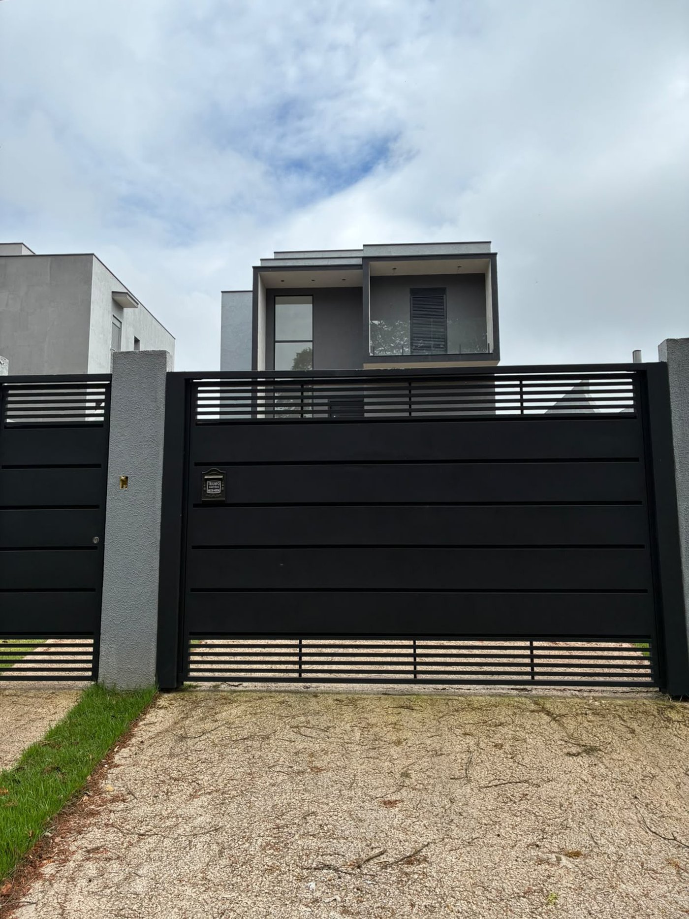 Sobrado à venda com 3 quartos, sendo 1 suíte, em Parque Rizzo, Cotia - SP