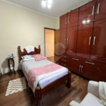 Ampla casa no condomÍnio Parque Fehr, contendo: