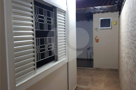 Casa térrea no Jardim Hikari para venda.